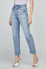 Load image into Gallery viewer, High Rise Straight Jeans
