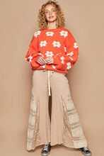 Load image into Gallery viewer, Flora Daisy Floral Pattern Sweater
