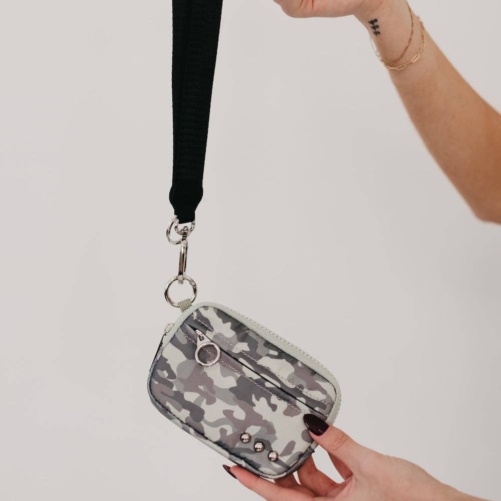 Nelly Nylon Card Wallet Wristlet