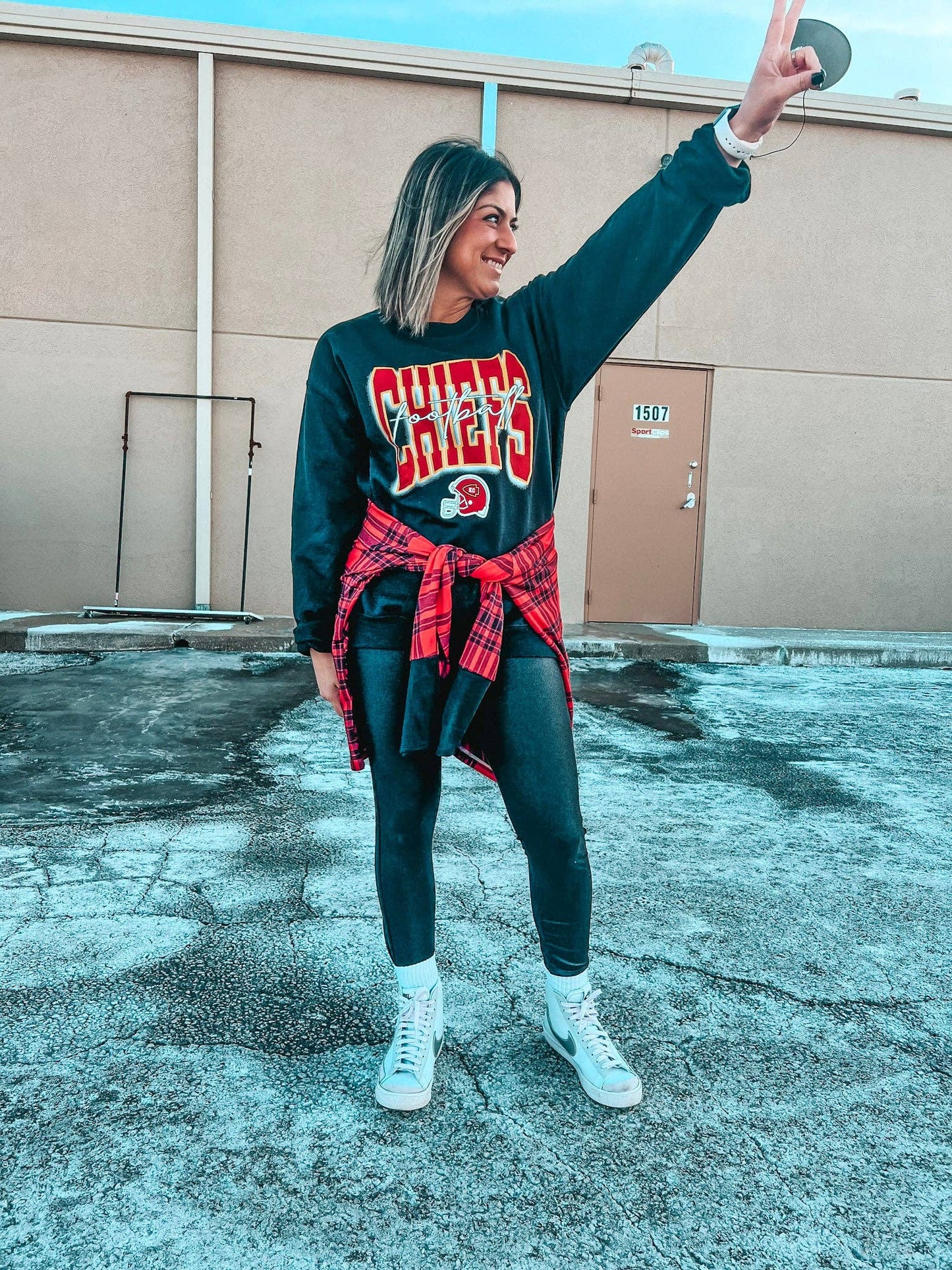 CHIEFS FOOTBALL BLACK SWEATSHIRT