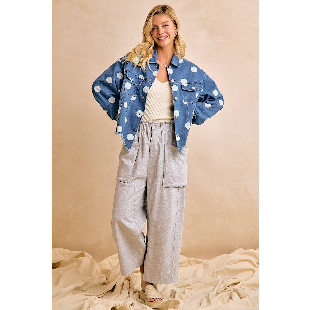 POLKA DOT CROPPED DENIM JACKET WITH FRAYED HEM BUTTON