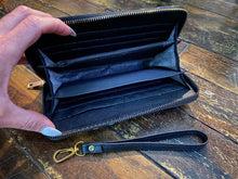 Load image into Gallery viewer, Women’s Clutch Wallet Flag

